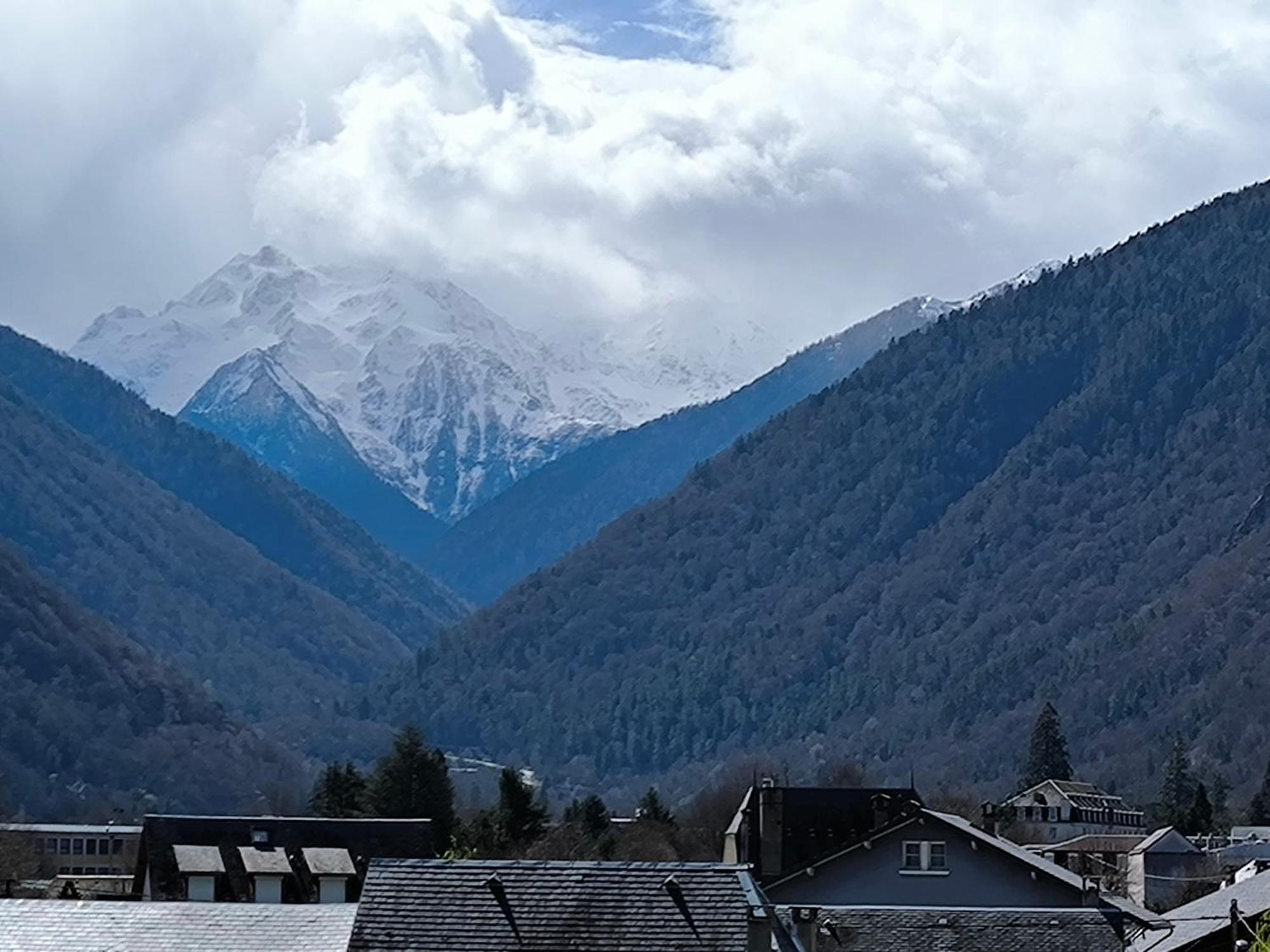 Appartement Vert Tendre Face A La Montagne Bagnères-de-Luchon Exterior foto